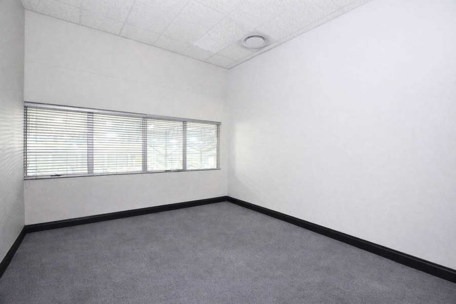 To Let Commercial Property for Rent in Dal Josafat Western Cape